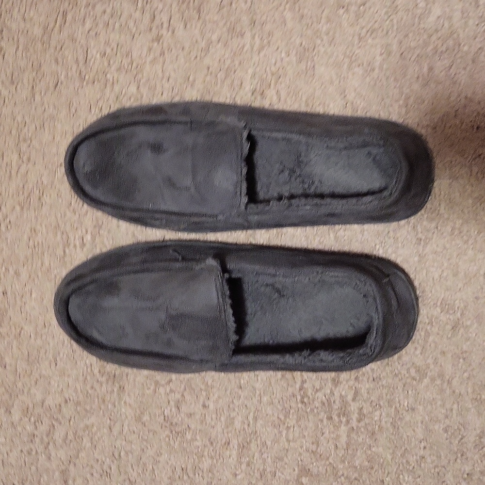 Men's size large Grey outdoor slippers